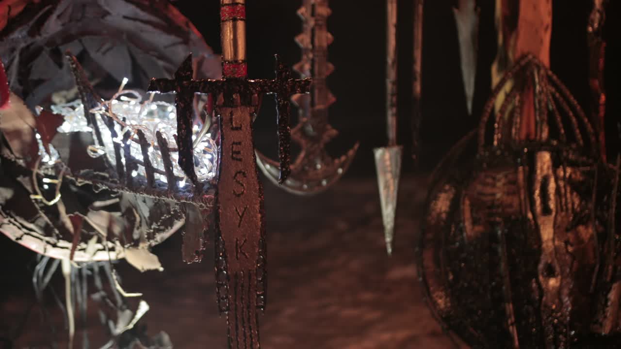 도끼, 무기, 칼, 신비로운 상징과 북쪽 야생 바이킹의 무기