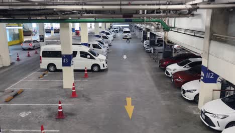 estacionamiento subterráneo