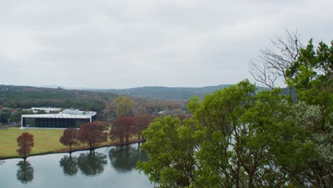 Fluss-Unter-Pennybackerbridge-In-Austin,-Texas