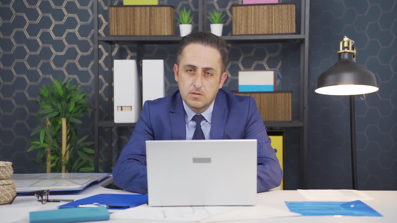 피곤한 사업가 불행하고 슬픈.