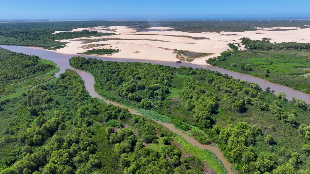 Delta do Parnaíba em Parnaíba, Piauí, Brasil. Cenário natural. Delta brasileiro das Américas. Delta do Parnaíba no Piauí. Rio sinuoso. Paisagem de praia. Viagem de férias. Nordeste do Brasil