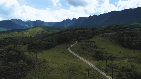 Luftbilder-Der-Straße-Zu-Den-Soldaten-Des-Sebold-Mountain-In-Der-Stadt-Alfredo-Wagner-–-Santa-Catarina-–-Brasilien