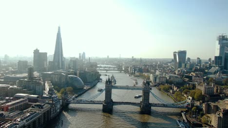 Drohnenaufnahme-Der-Berühmten-London-Bridge