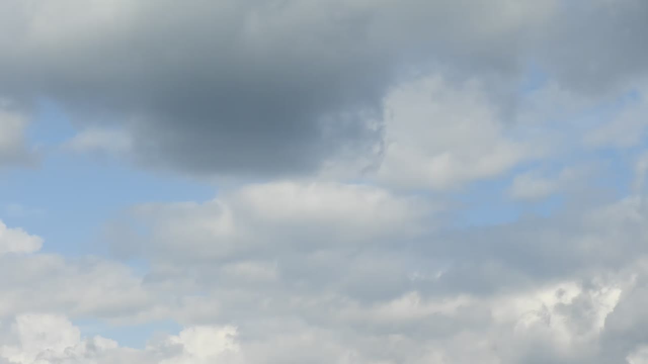 구름 시간 경과의 극적인 장면