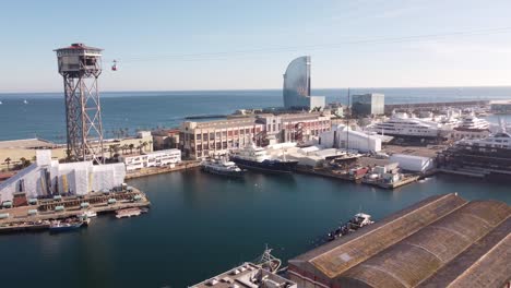 imágenes filmadas en barcelona a la barceloneta con dji mini 2 en 4k