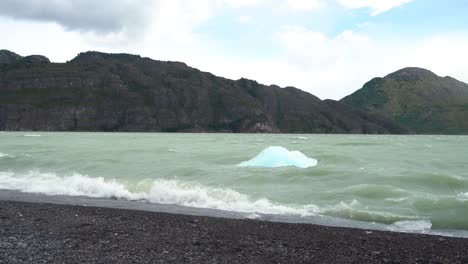 Lago-De-Grey-aka-Grey-Lake-Coast,-Patagonia,-Chile