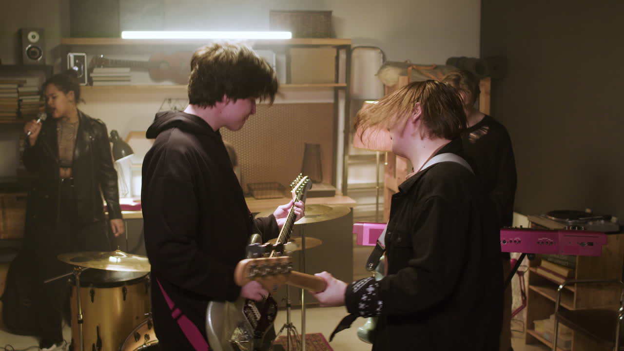 스튜디오의 음악 그룹