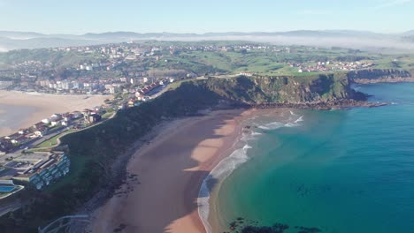 Orilla-De-Suances-España,-Toma-Aérea-Panorámica