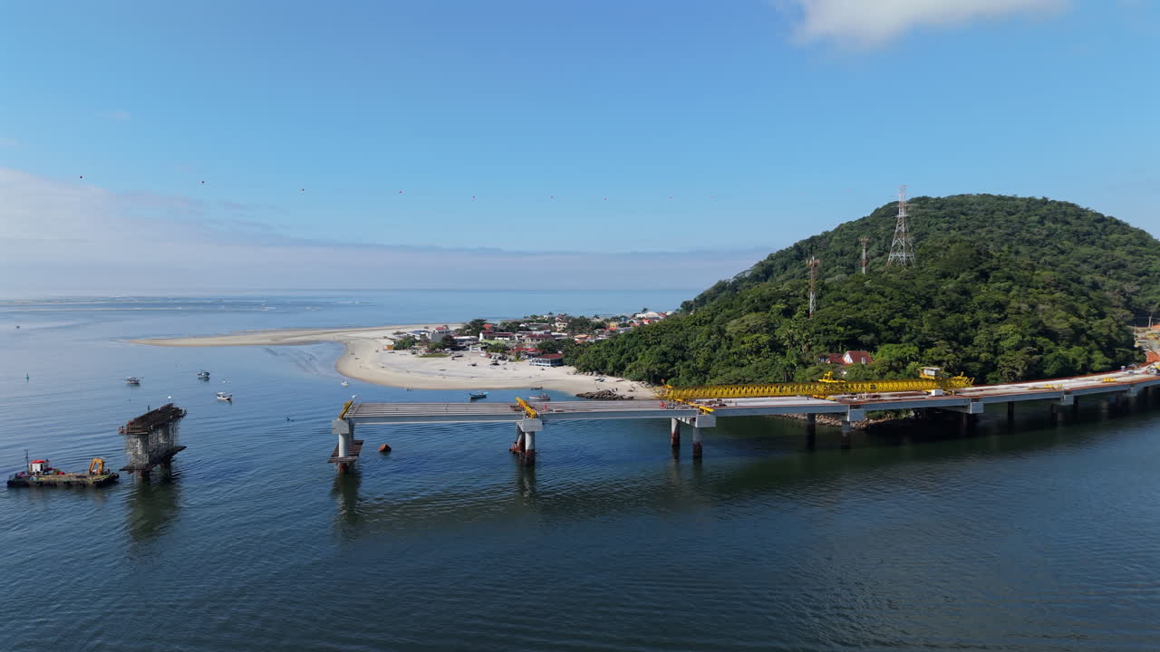 Construction view of Ponte de Guaratuba-Matinhos bridge, incomplete and still in progress