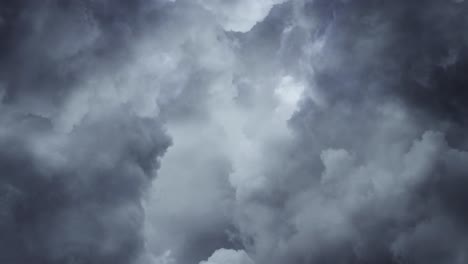 暴風雨, 暗黑的雷雲和劇烈的風暴