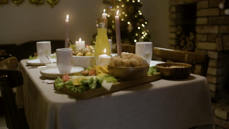 celebración de la víspera de año nuevo en la sala de estar.