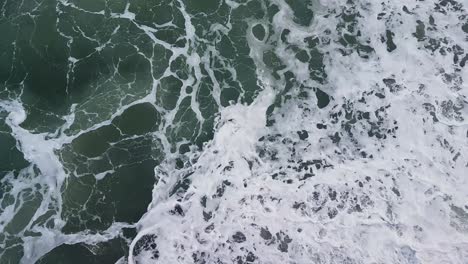 ship propellers generated water currents