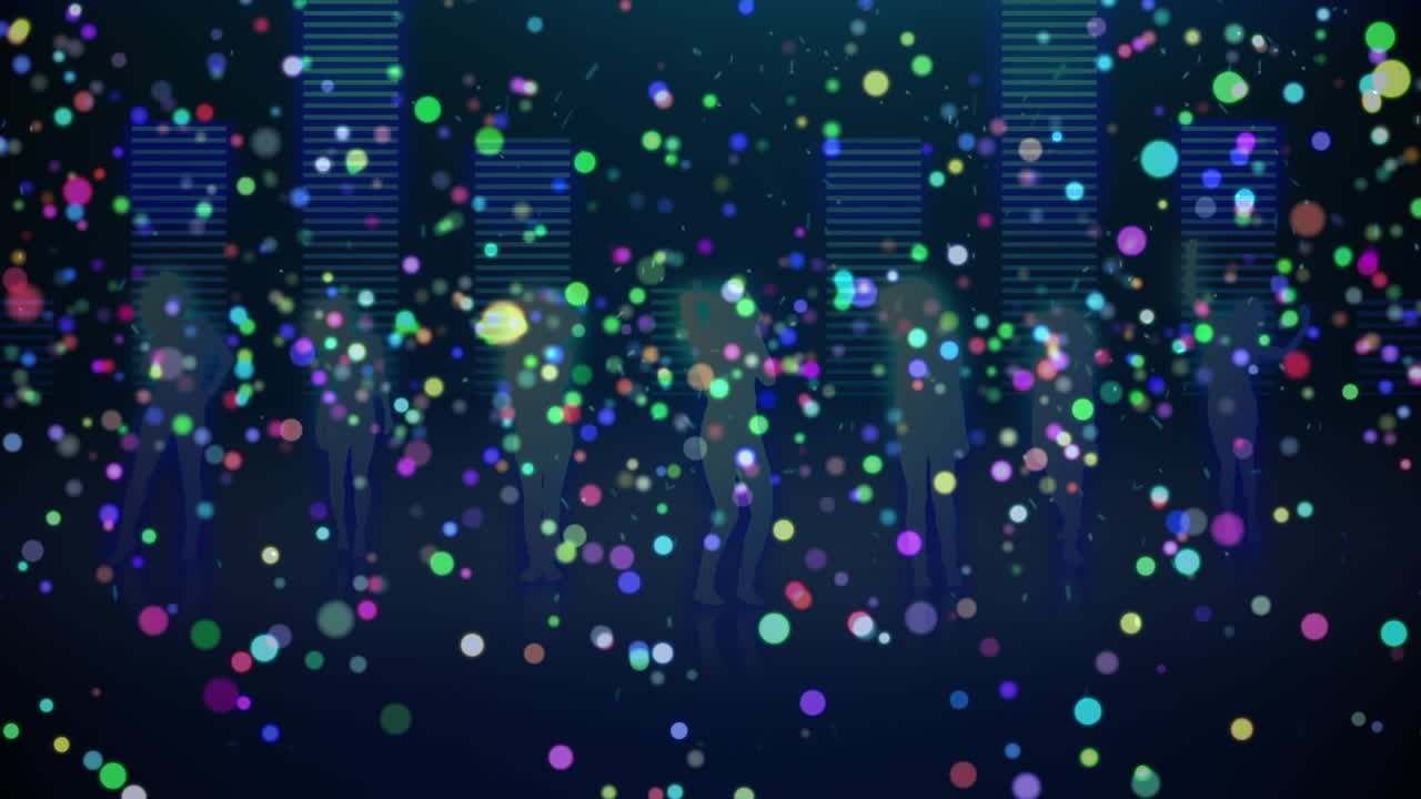 음악 이 ⁇ 라이저에 맞서 춤을 추는 사람들의 실루 ⁇  위에 빛의 반점이 있습니다.