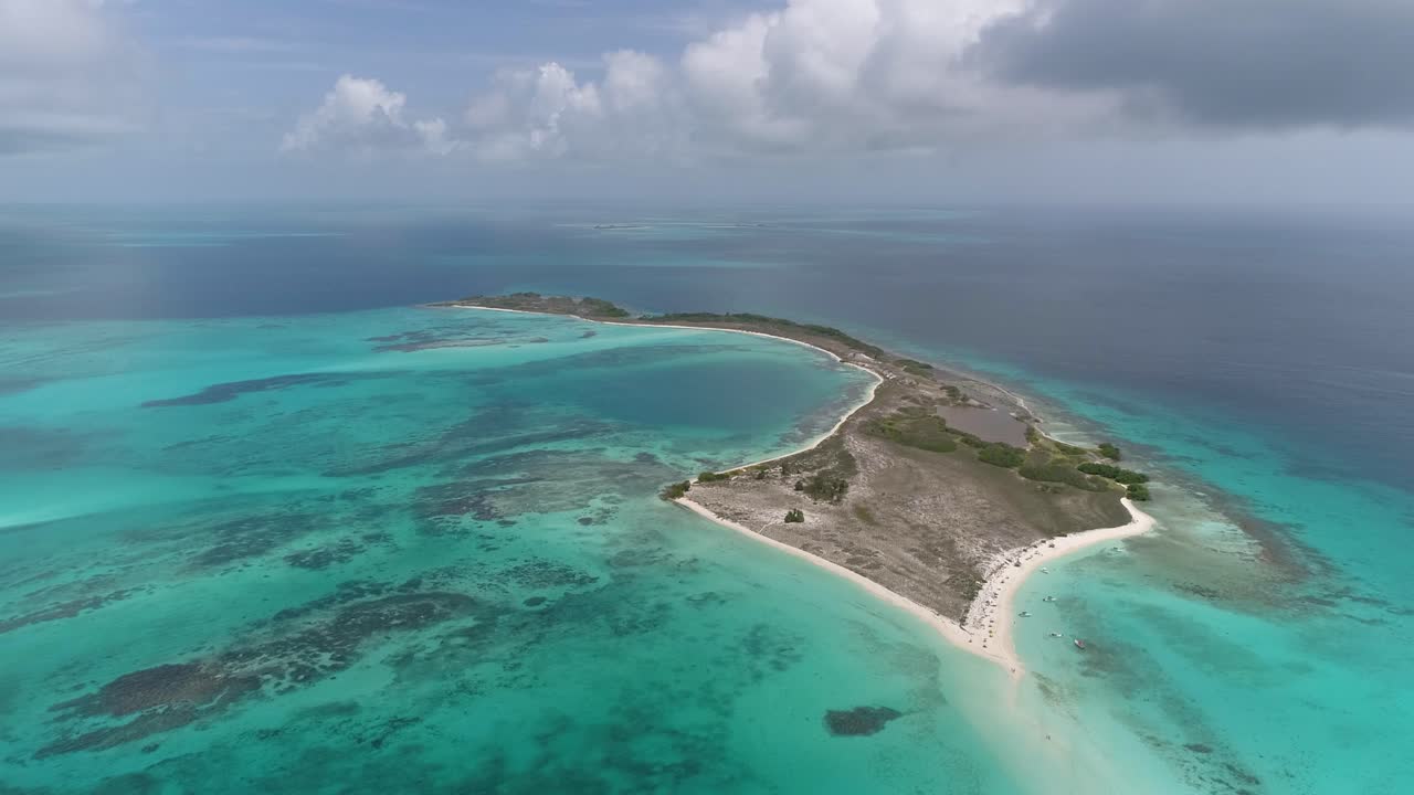 Drone shot cayo de agua island stunning landscape archipelago, turquoise sea water