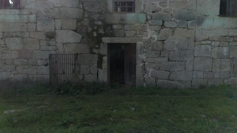vista aérea de las casas destruidas