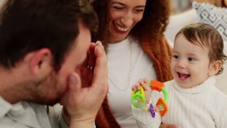 peekaboo, juego y familia, bebé y padres