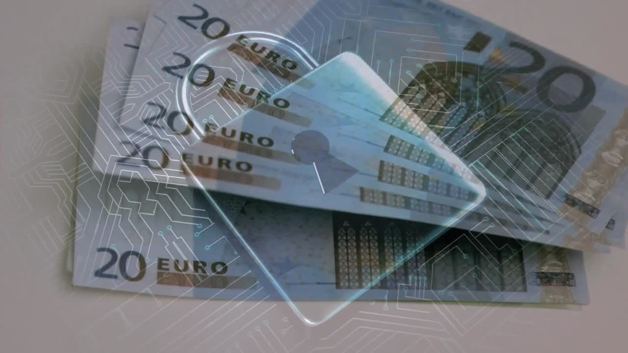 animación del circuito integrado y el candado de seguridad sobre los billetes en euros