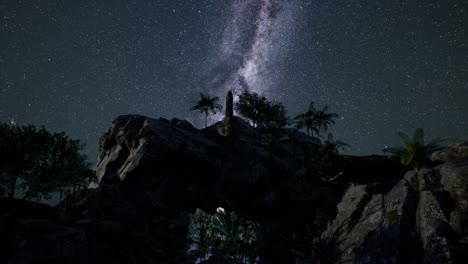 la galaxia de la vía láctea sobre las paredes del cañón de piedra arenisca