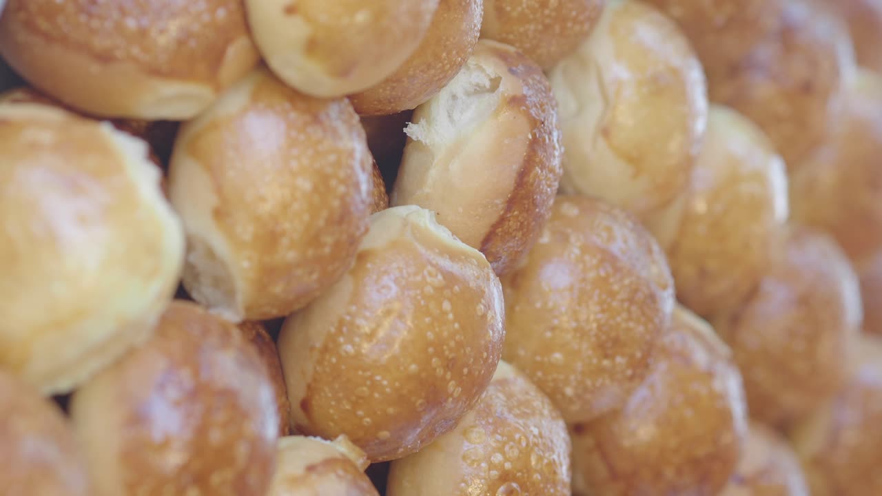 Pile of dinner rolls