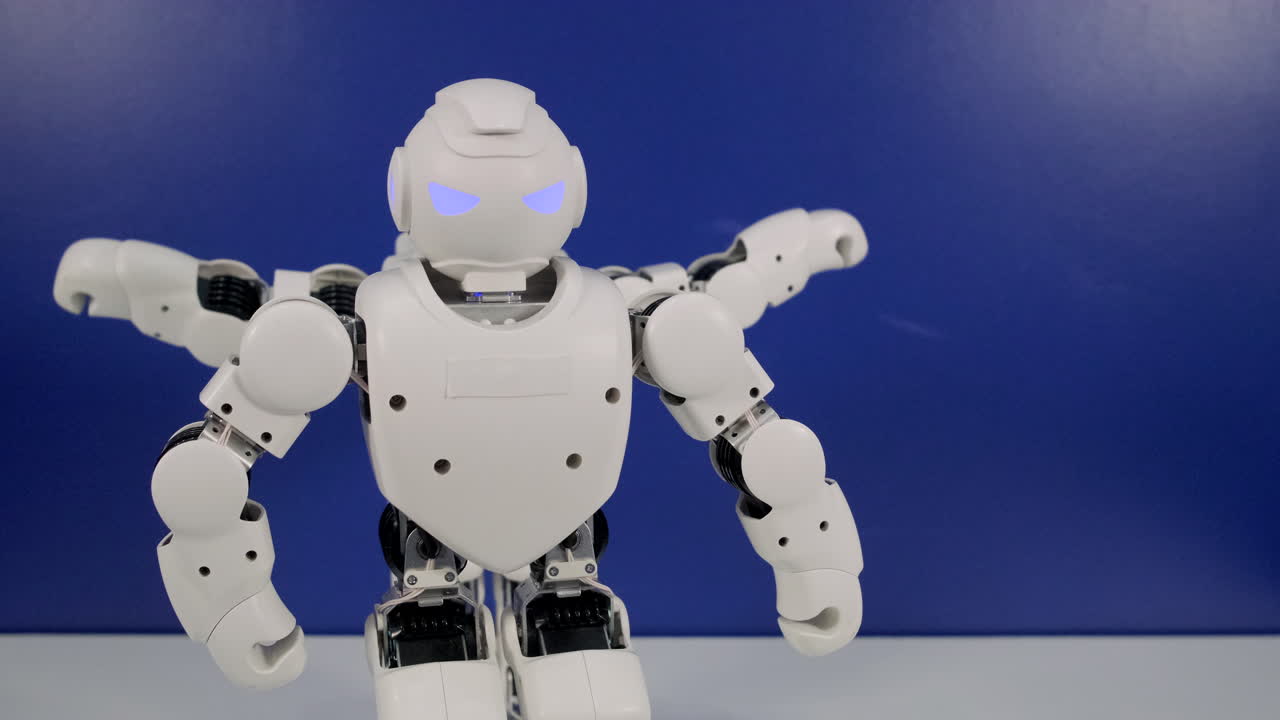 giocattolo robot bianco