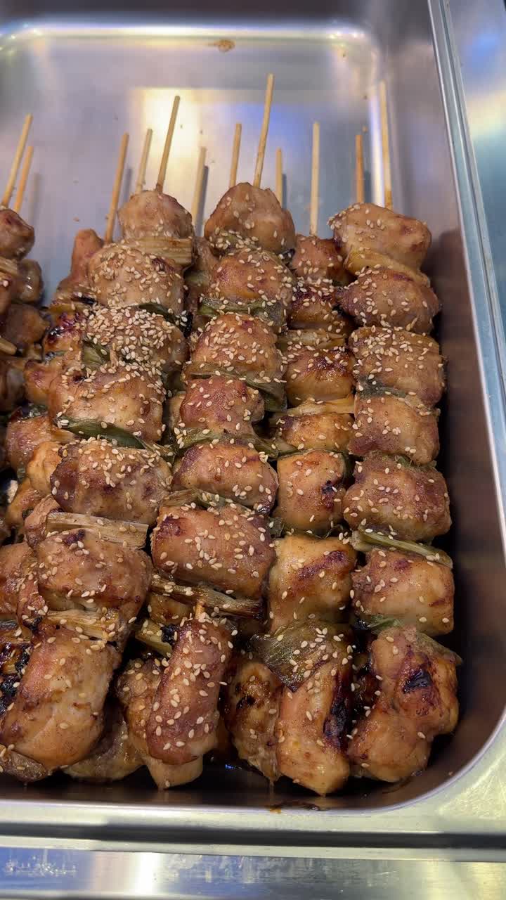 Herkulliset grillatut kanavartaat seesaminsiemenillä