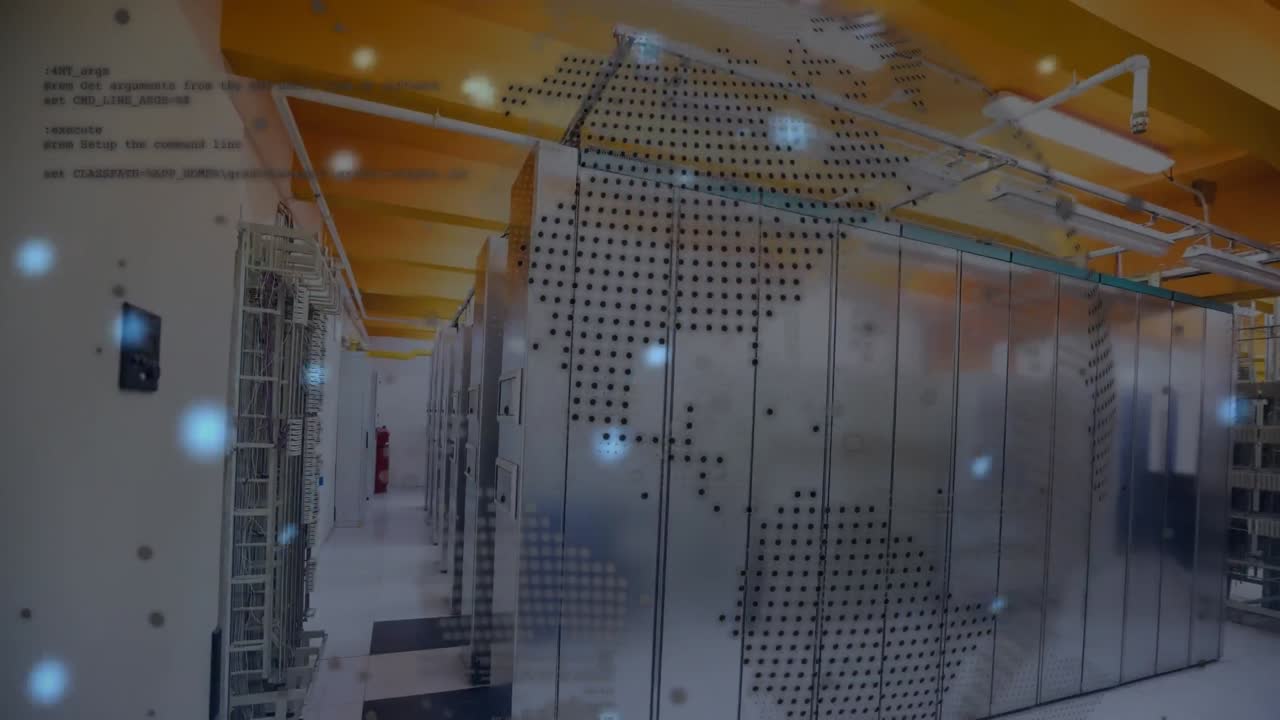 animación del globo, lenguaje informático y llamaradas de lentes sobre la sala del servidor de datos