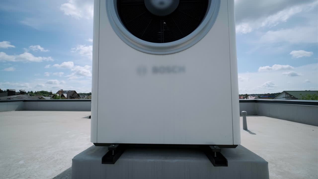 sistemas de calefacción, ventilación y aire acondicionado. bomba de calor en el techo