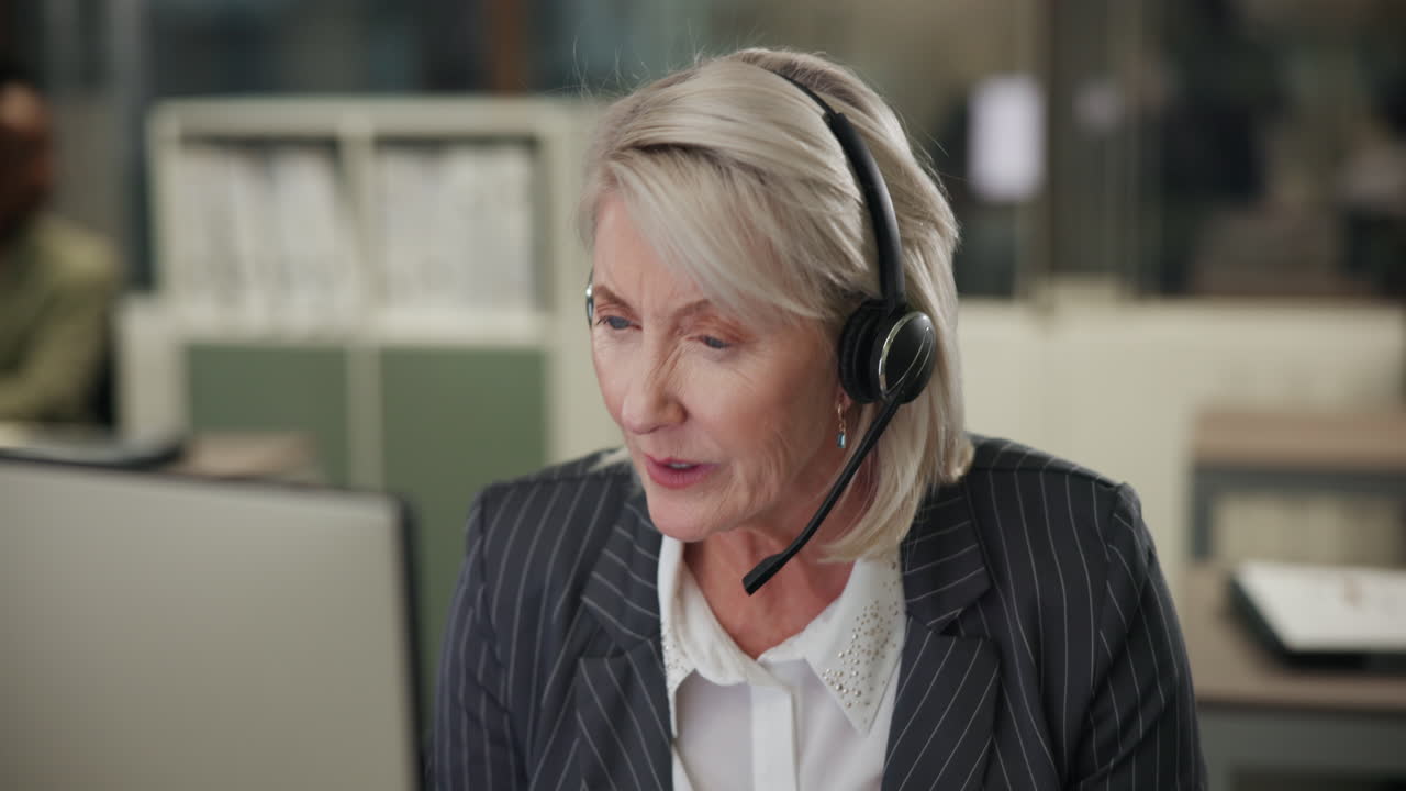 representante de servicio al cliente en el trabajo