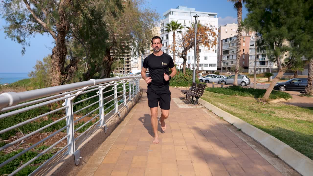 hermoso día a la orilla del mar para una carrera