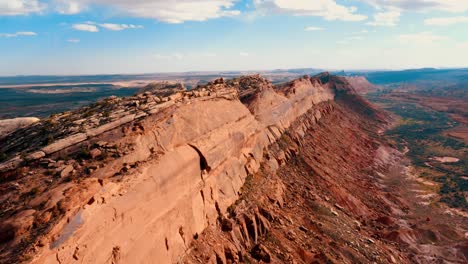 Aerial-drone-of-Comb-Ridge-in-southeastern-Utah,-Bears-Ears-National-Monument