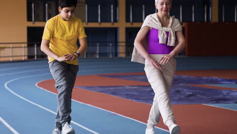 Entrenamiento-De-Mujeres-Y-Niños-Mayores