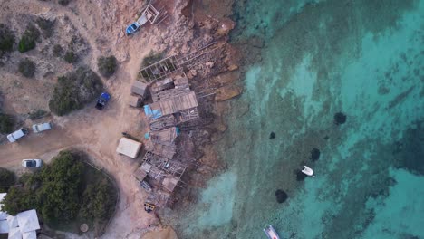 Cobertizo-Para-Botes-Playa-Pedregosa-Roja