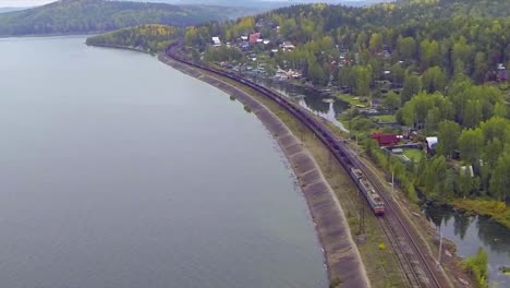 train on the lakeside railroad