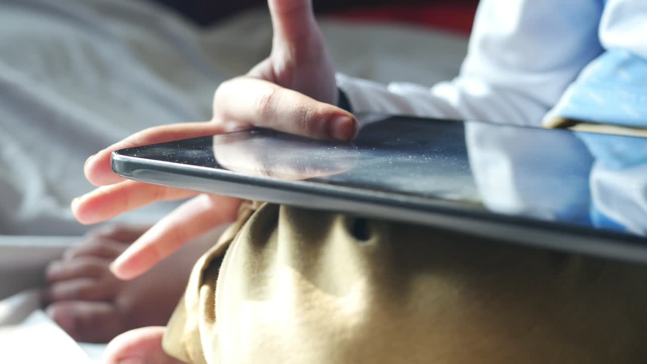 Child using a tablet