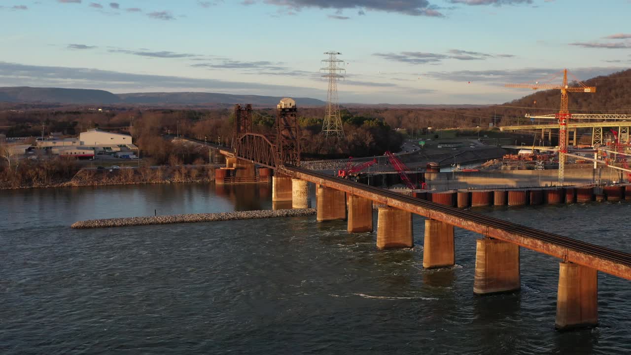 Stunning 4K drone footage of Chickamauga Dam, showcasing its structure, the Tennessee River, and scenic beauty. Perfect for infrastructure, travel, or history projects