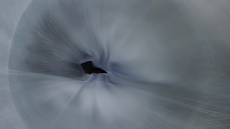 un alma dañada se repara a sí misma, con gracia y belleza, un poco inspirador - para más, busque "videoclip abstracto" usando las comillas
