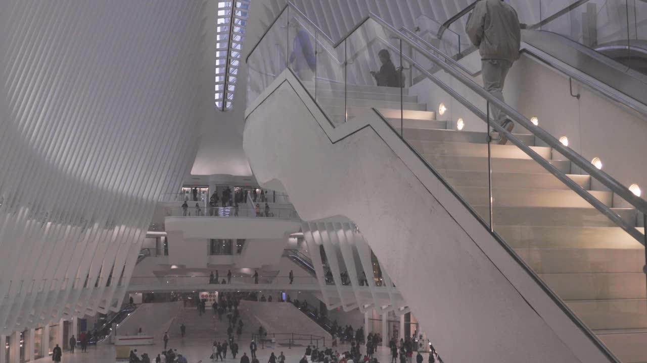 Oculus inside stops and main floor New York City 4K