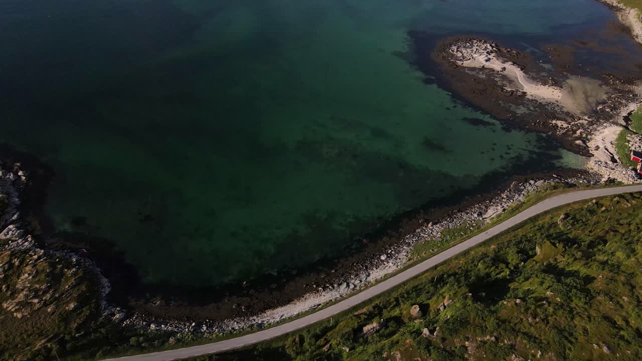 노르웨이 섬에서 찍은 vannoya 섬에서 찍은 드론 샷