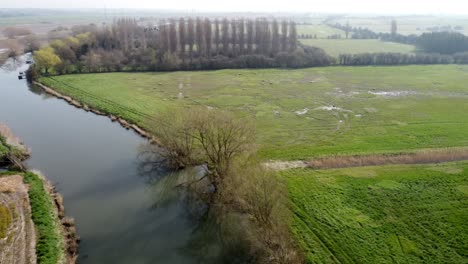 Aerial-drone-shot-of-the-River-Stour-in-Kent,-England