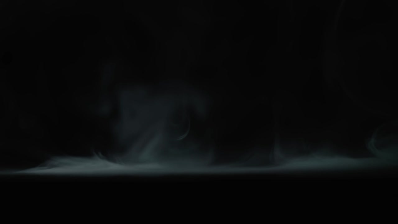 白い煙が黒い背景で巻き上がり飛び去ります煙のスクリーン