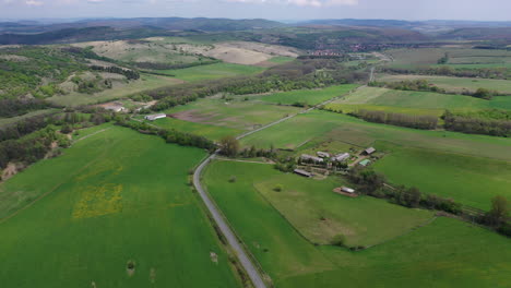 Landdrohnenansicht-Der-Landwirtschaft-In-Europa