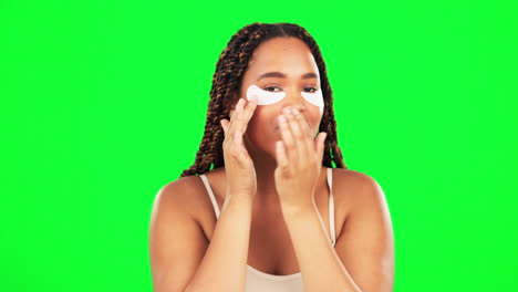 parche en el ojo, pantalla verde y rostro de mujer
