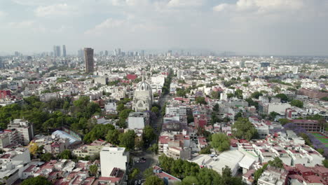 Toma-Aérea-De-La-Ciudad-De-México-Y-Sus-Alrededores