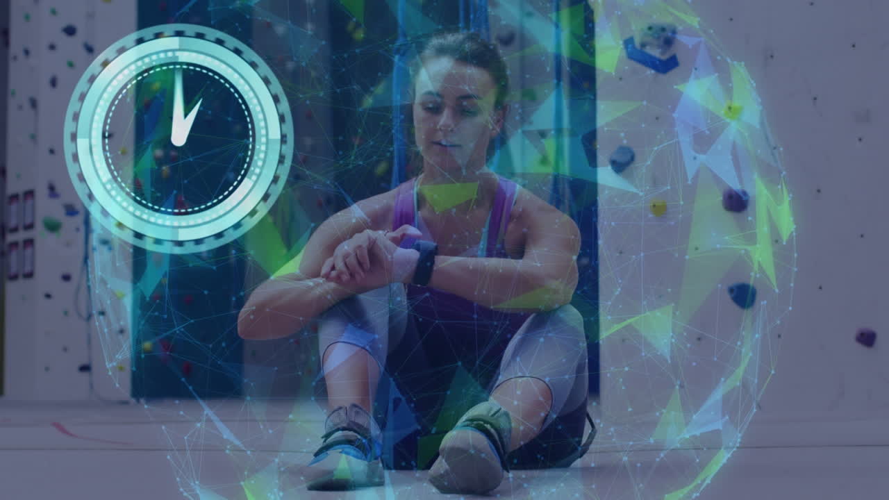 animación de reloj y globo con procesamiento de datos sobre mujer caucásica escalando pared