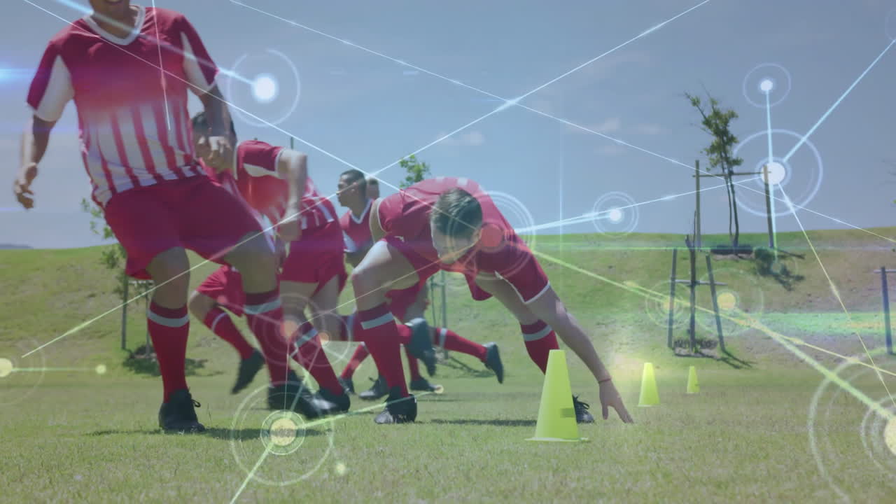 축구 선수들이 콘과 함께 훈련하고, 네트워크 연결, 필드 위의 애니메이션