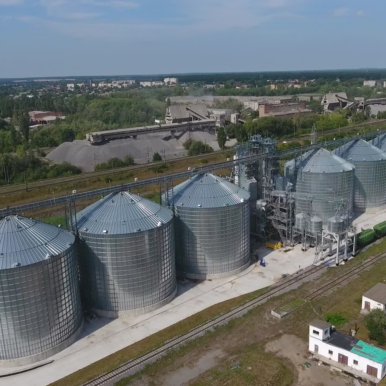 elevador de grano metálico