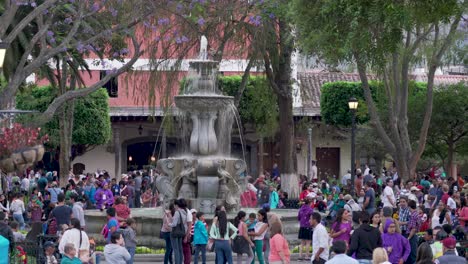 Busy-and-crowded-streets-of-Antigua-Guatemala-1