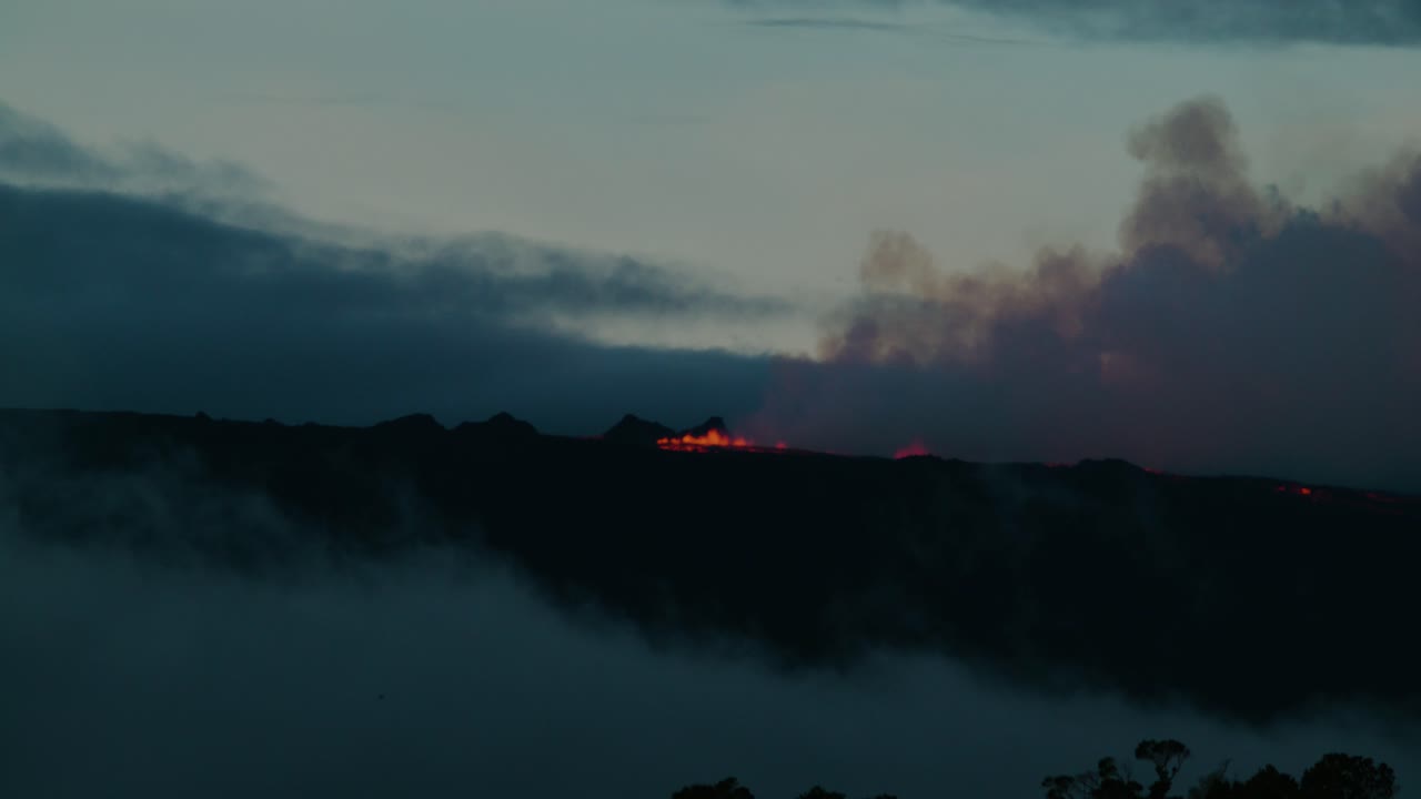 2022년 11월 28일 하와이 섬에서 분출하는 마우나 로아