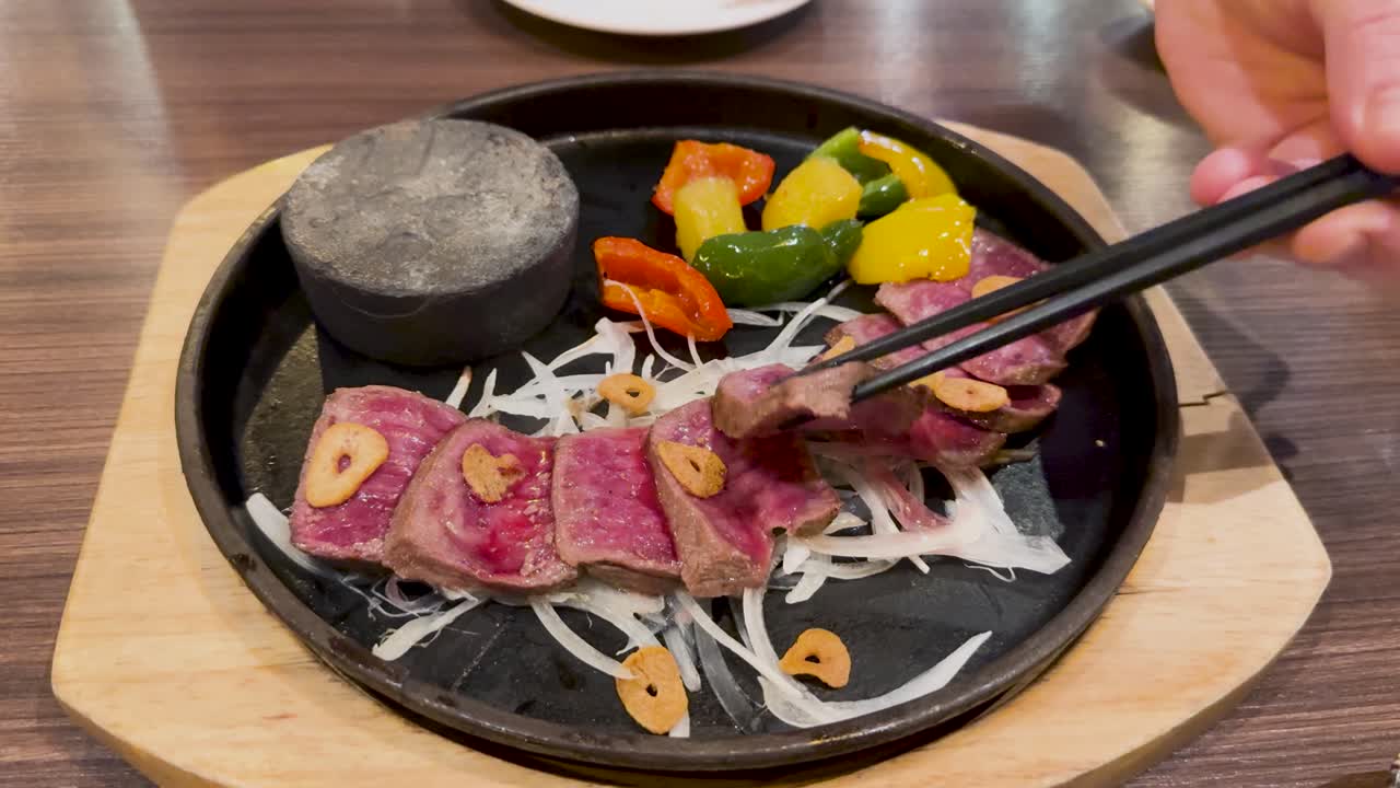 맛있는 구운 고기 저녁 식사