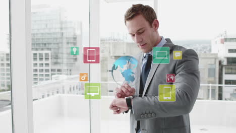 hombre de negocios usando su reloj inteligente